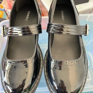 Torrid Glossy Black patent faux leather Mary Jane size 12 WW chunky sole